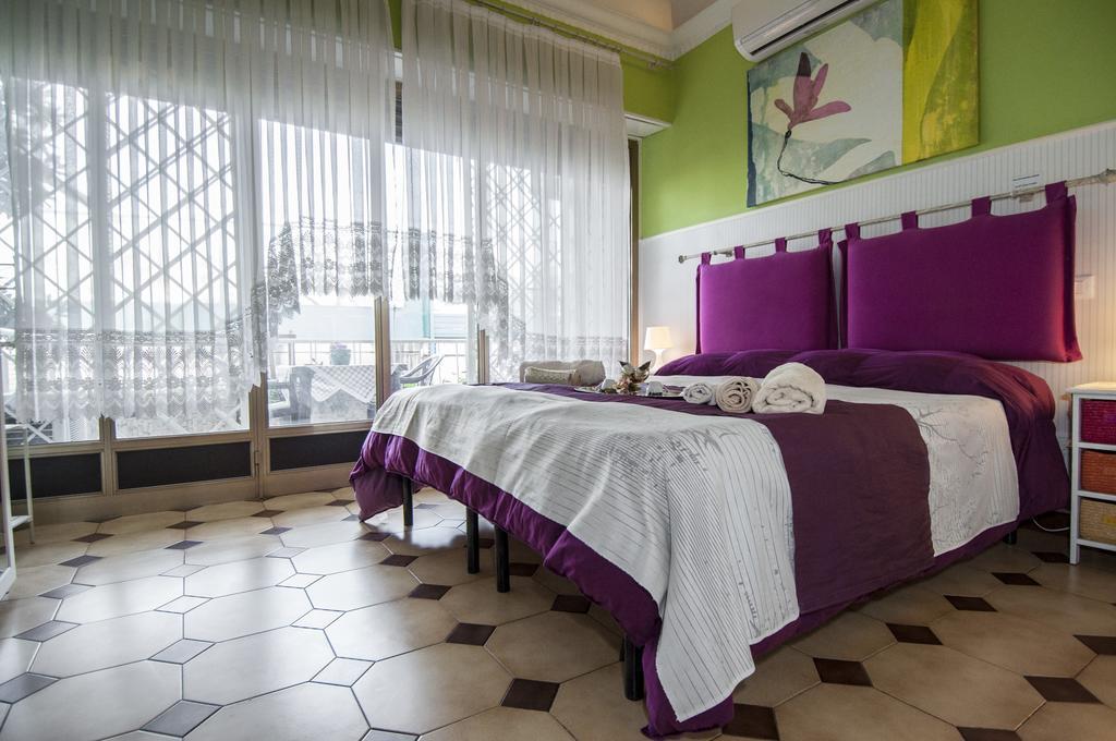 Passeggiate Romane B&B Bagian luar foto