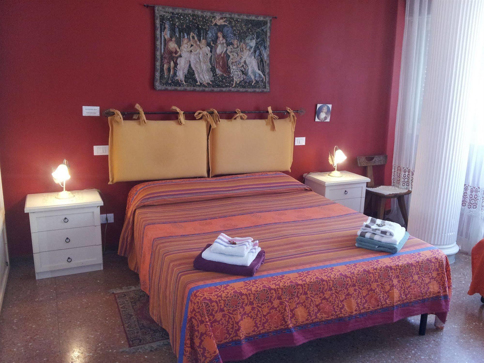 Passeggiate Romane B&B Bagian luar foto