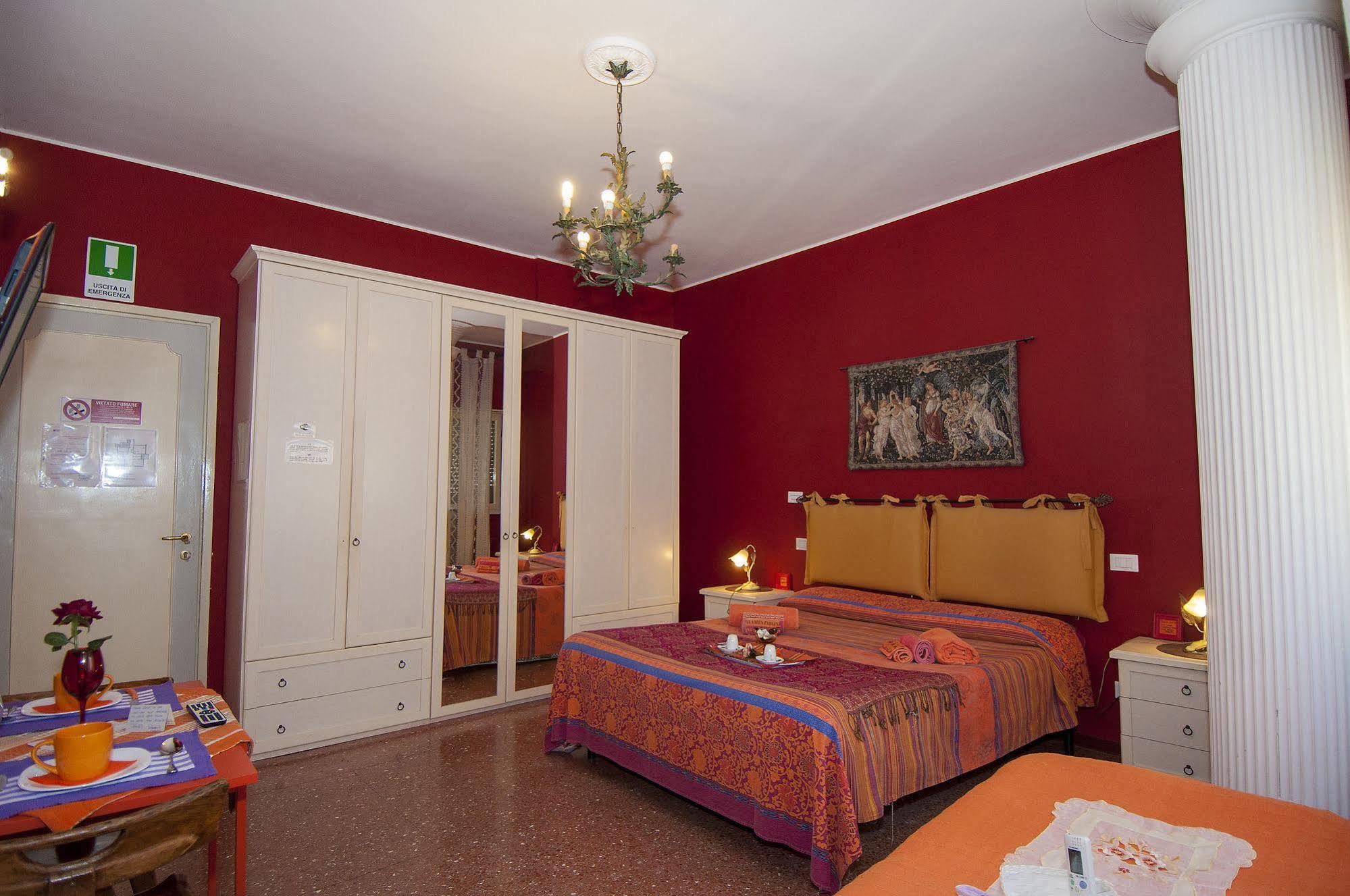 Passeggiate Romane B&B Bagian luar foto