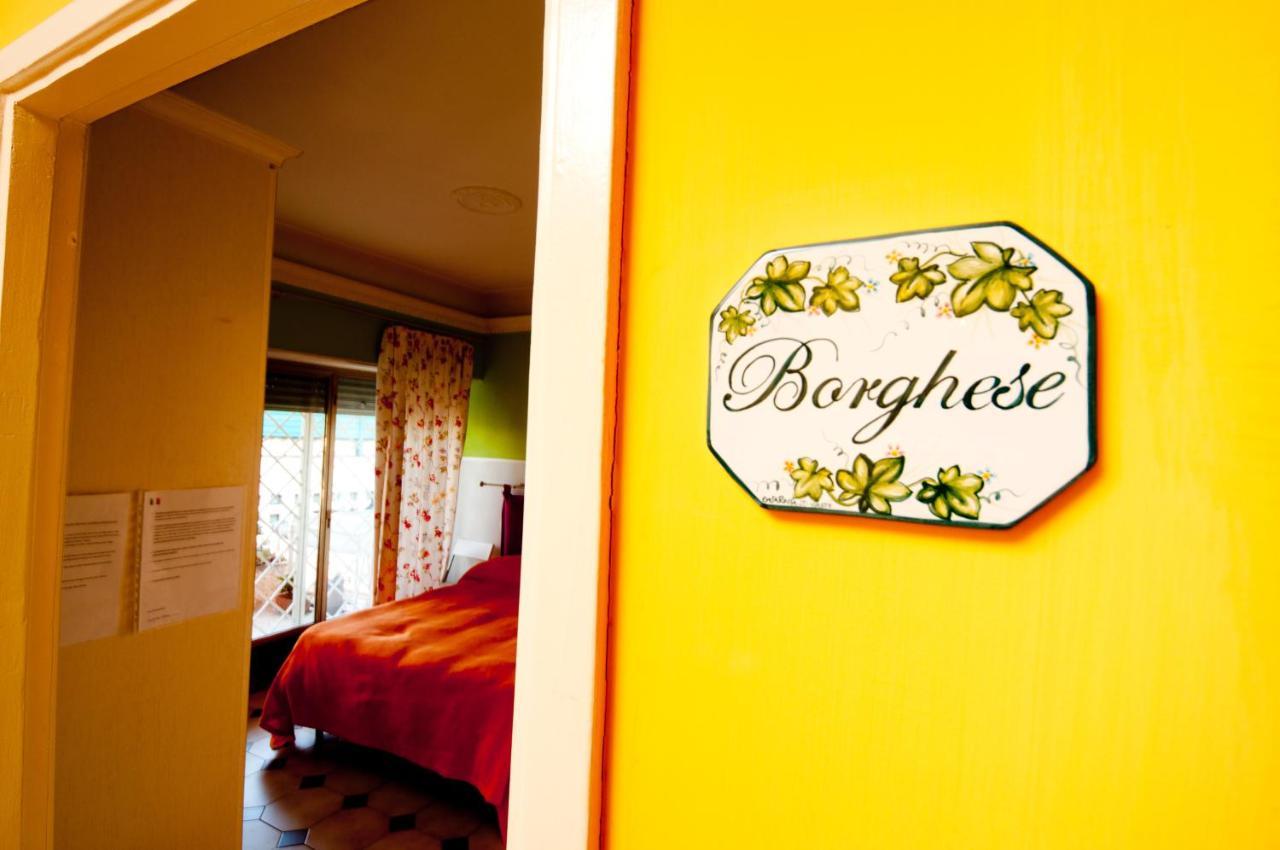 Passeggiate Romane B&B Bagian luar foto