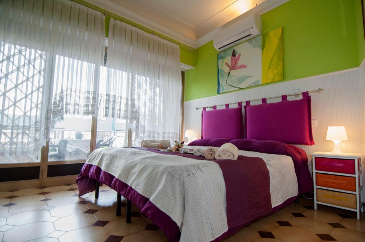 Passeggiate Romane B&B Bagian luar foto